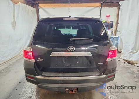 2012 Toyota Highlander Base z USA, uszkodzony, nr VIN 5TDBK3EH5CS114824